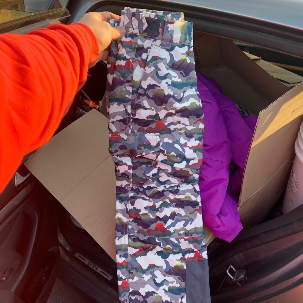 Brand new kids youth  size xs cargo ski pants